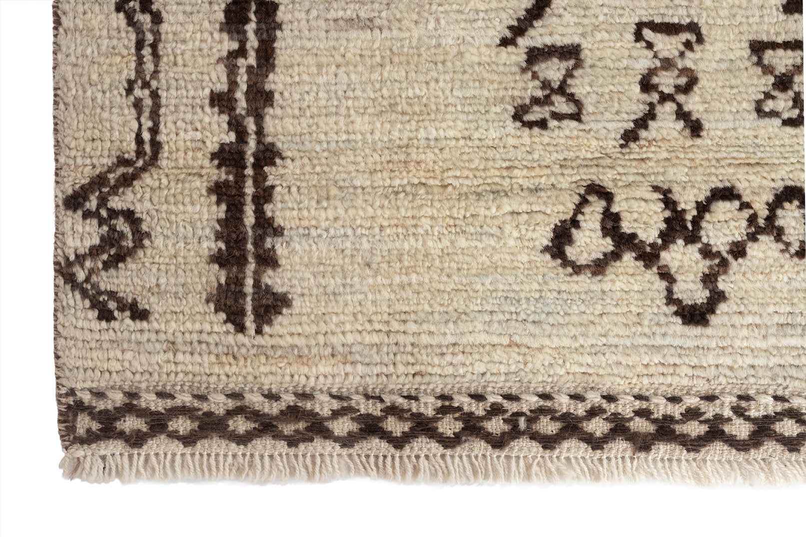 Modern Woven Rug in Neutral Tribal Pattern